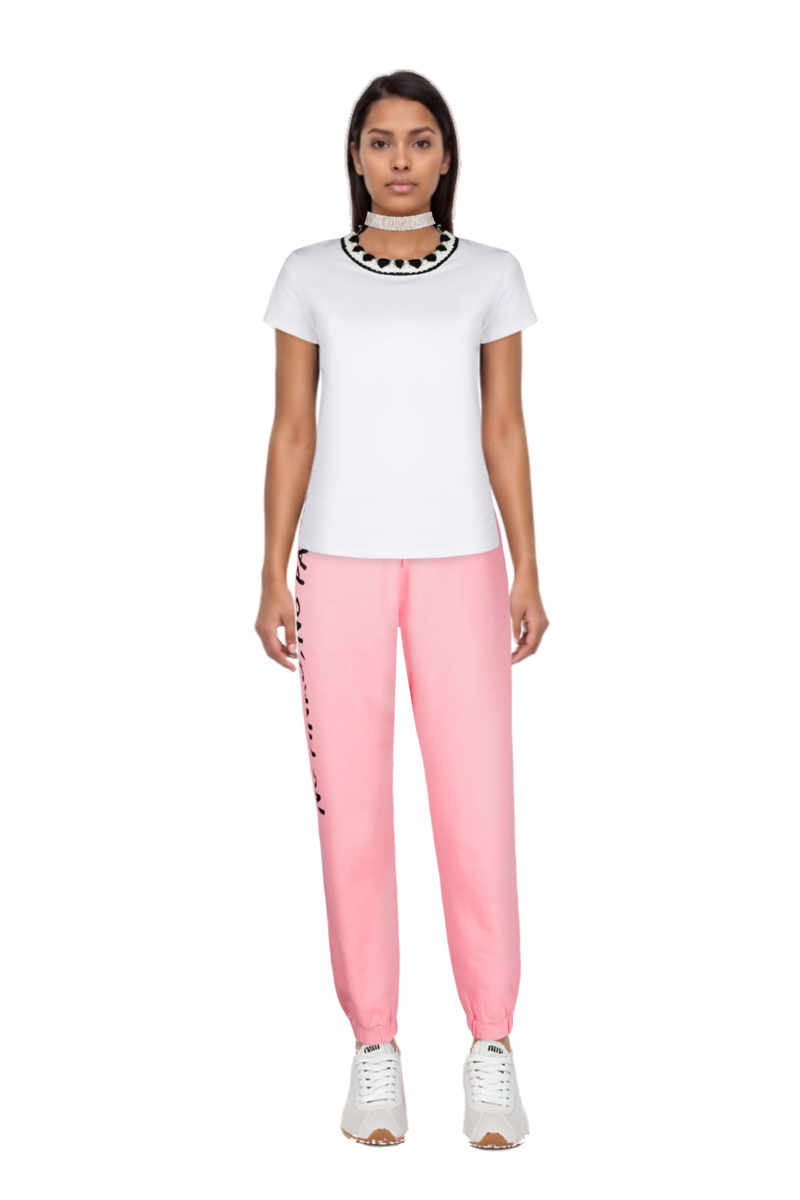 Outfit plume mesh fabric sneakers and pinko t-shirt