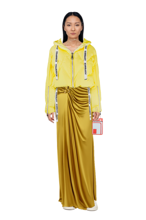Outfit ruched evening gown and drop-pendant necklace