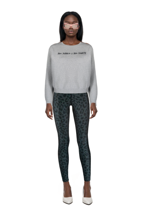 Outfit howl rectangle-frame sunglasses and fame leather pumps