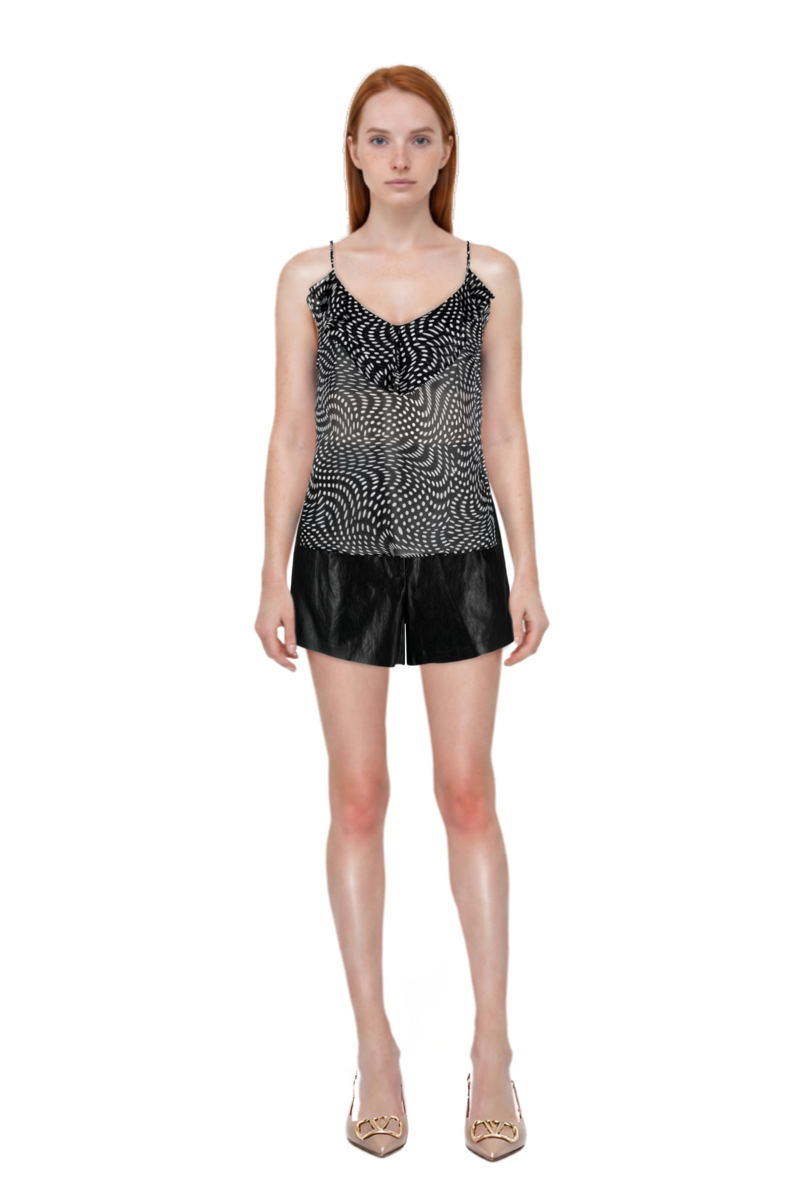 Outfit vlogo signature slingback pumps and pinko shorts