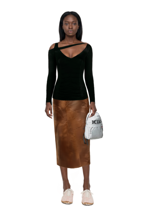 Outfit x jacquemus moon shoe sneakers and crinkled-effect midi skirt
