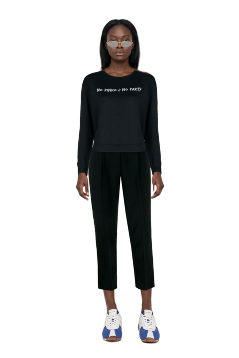 Outfit the 400 bleecker runner sneakers and oval-frame sunglasses