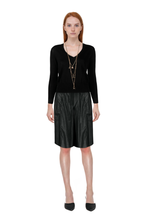 Outfit le cœur pointed-toe mules and pinko bermuda shorts
