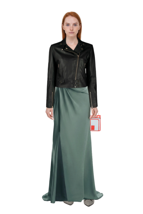 Outfit scarlett 50 pumps and one-shoulder satin maxi dress