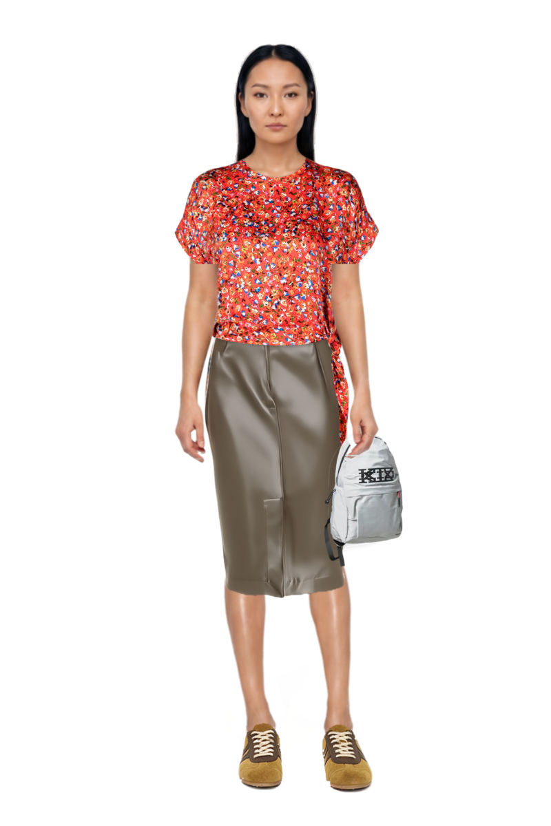 Outfit midi skirt and suede sneakers