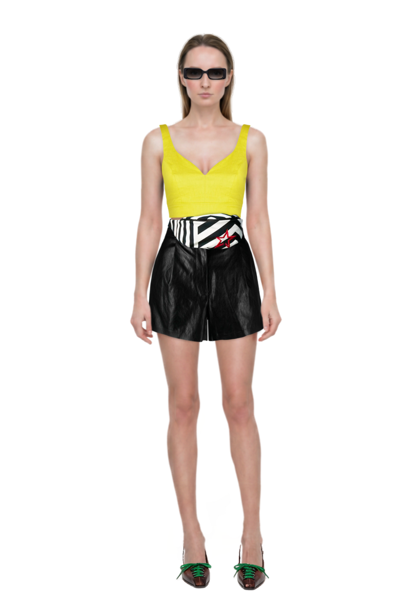 Outfit pinko shorts and lace-up pointed-toe pumps