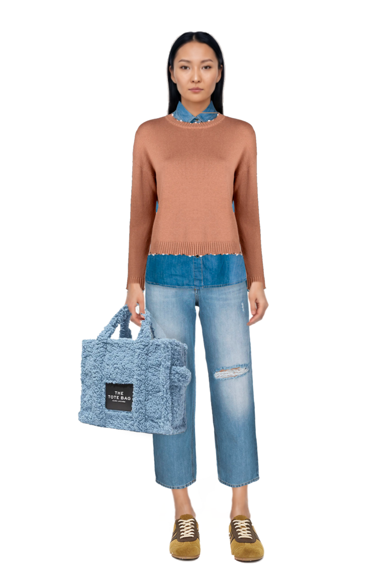Outfit pinko shirt and suede sneakers