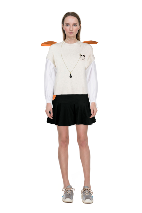 Outfit bubble technical fabric and suede sneakers and drop-pendant necklace