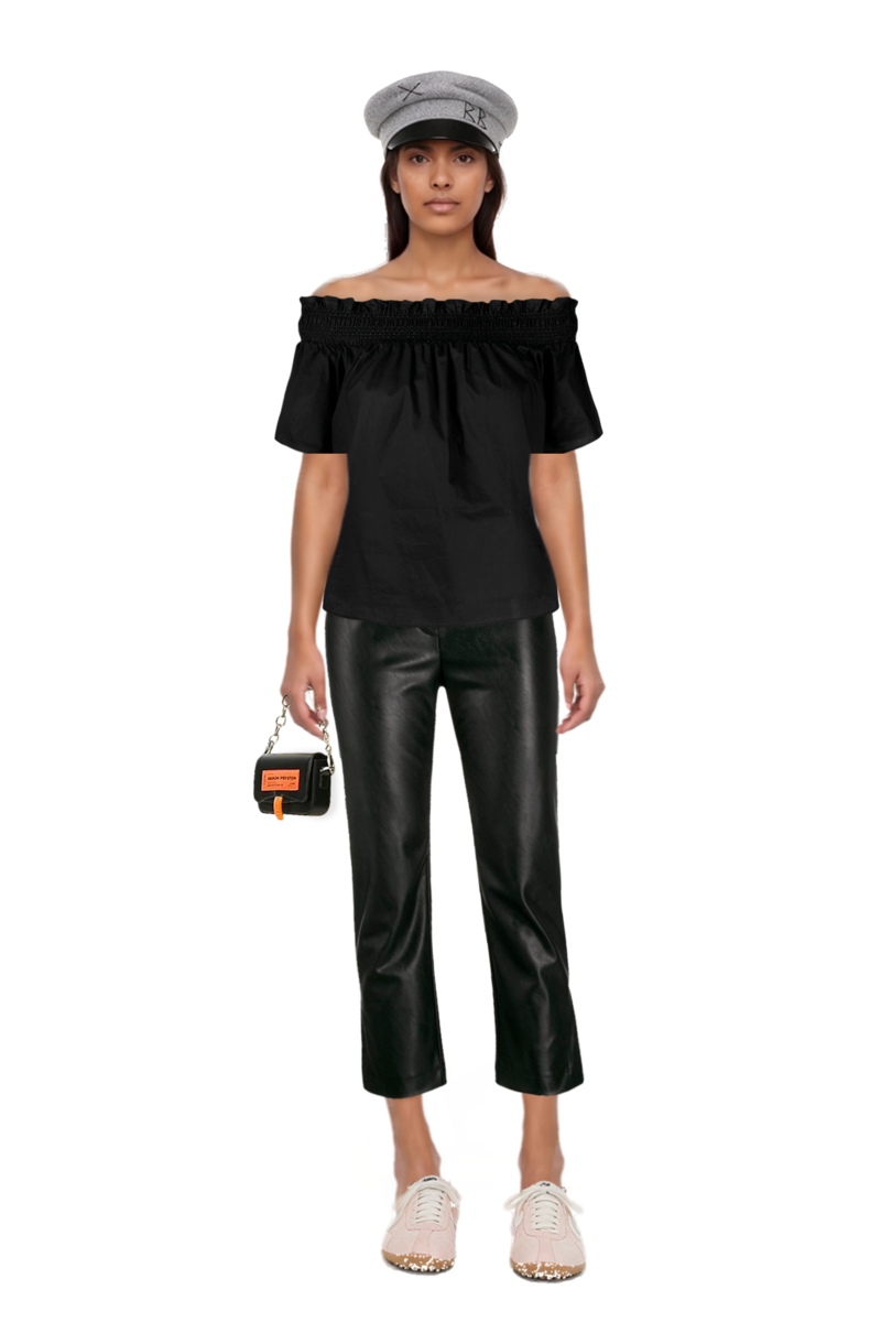 Outfit pinko top and x jacquemus moon shoe sneakers