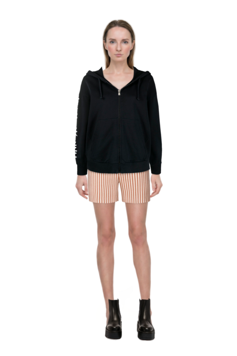 Outfit pinko shorts and pinko top