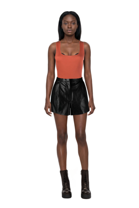 Outfit pinko shorts and pinko top