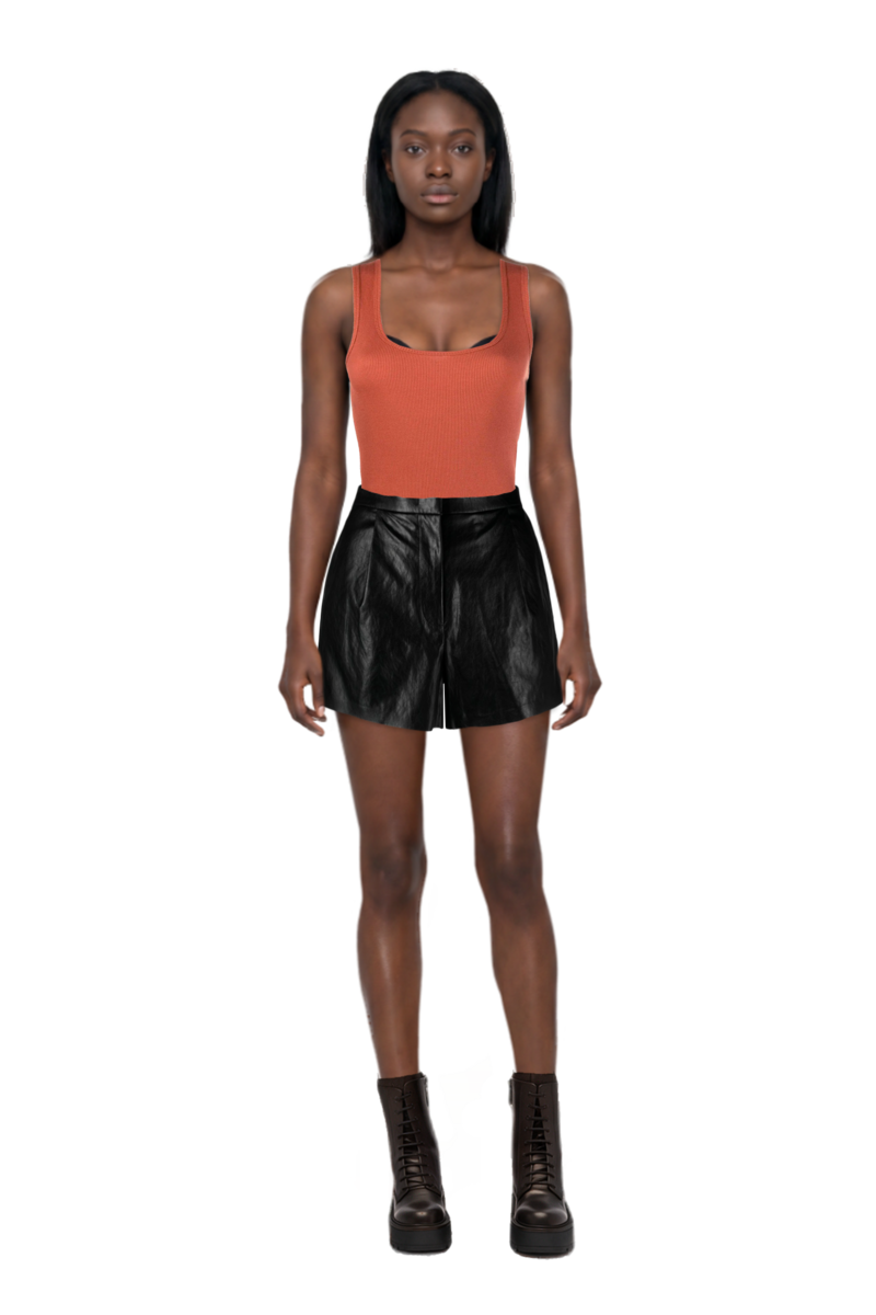 Outfit pinko shorts and pinko top