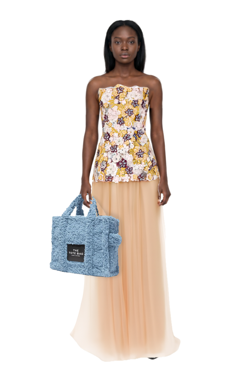 Outfit decollete slingback pointed-toe pumps and thia floral-embroidered strapless maxi dress