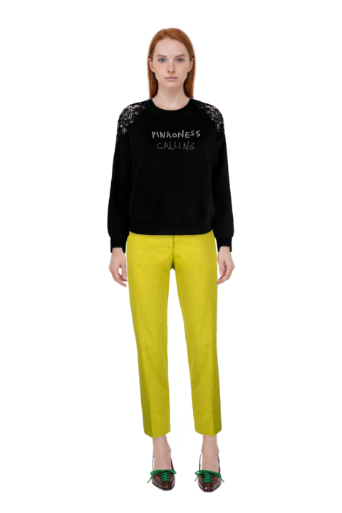 Outfit lace-up pointed-toe pumps and pinko sweatshirt