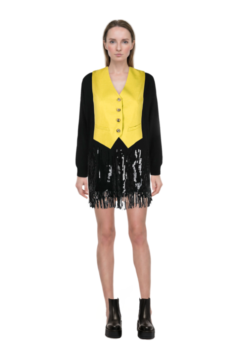 Outfit pinko shorts and pinko sweater
