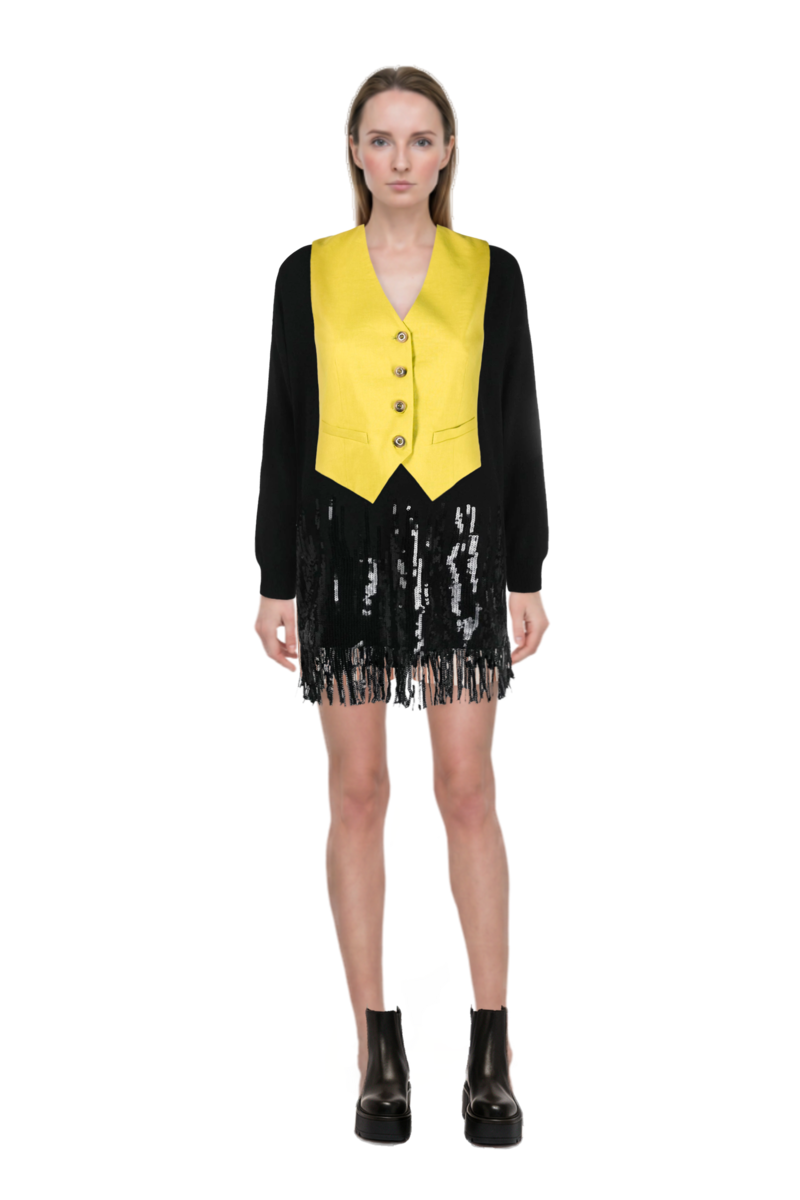 Outfit pinko shorts and pinko sweater