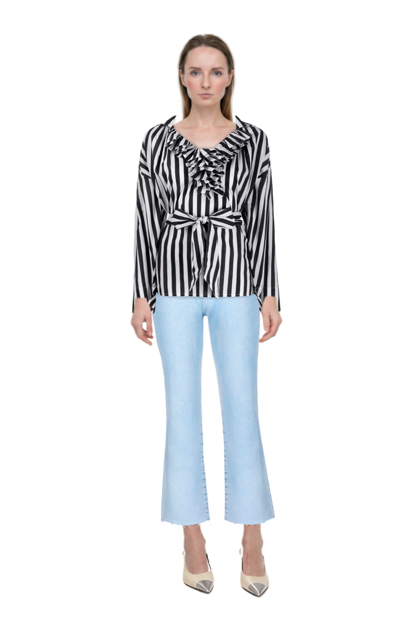 Outfit cassandre-plaque pumps and pinko blouse